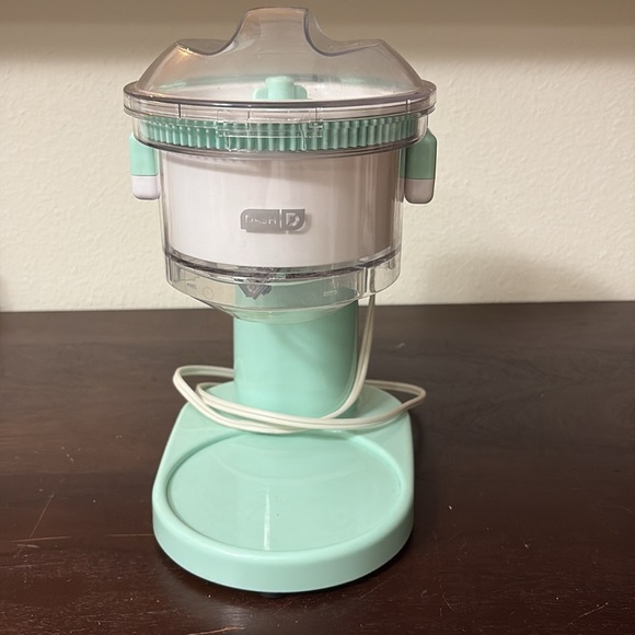 Dash Shaved Ice Maker - Picture 2 of 8